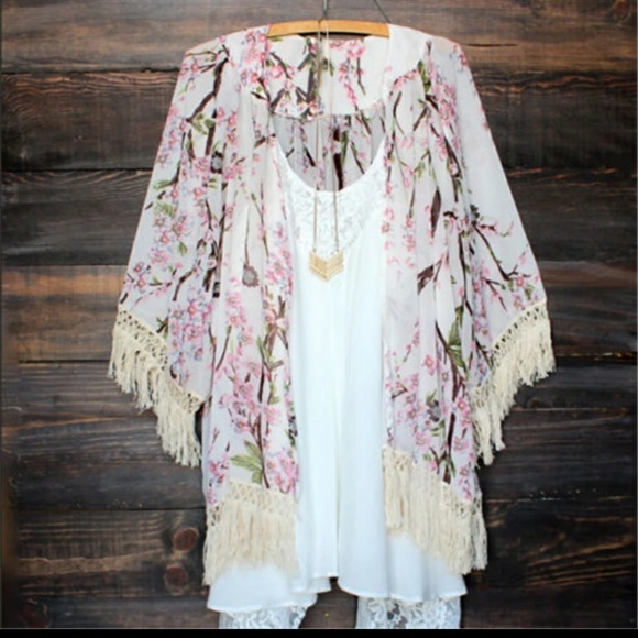 lotus love Accessories - Pretty NEW kimono scarf wrap w fringe MUMU COMFY